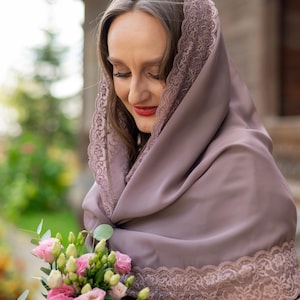 Elegant mauve chiffon mantilla with lace trim
