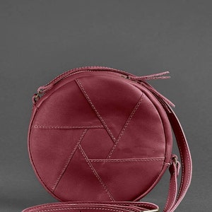 Round Crossbody Bag for Women, Burgundy Circle Shoulder Bag, Compact Everyday Purse with Adjustable Strap, Minimalist Fashion Accessory