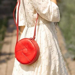 Red Round Crossbody Bag for Women, Small Circle Shoulder Bag, Minimalist Leather Style Purse, Everyday Fashion Accessory