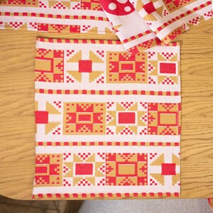 Set of 2 christmas cloth napkins with red yellow scandinavian gnomes, Reusable holiday dinner napkins, Nordic table linens festive decor