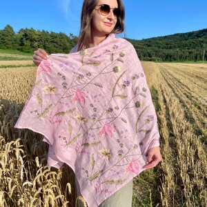 Embroidered Linen Scarf – Dusty Pink Floral Meadow
