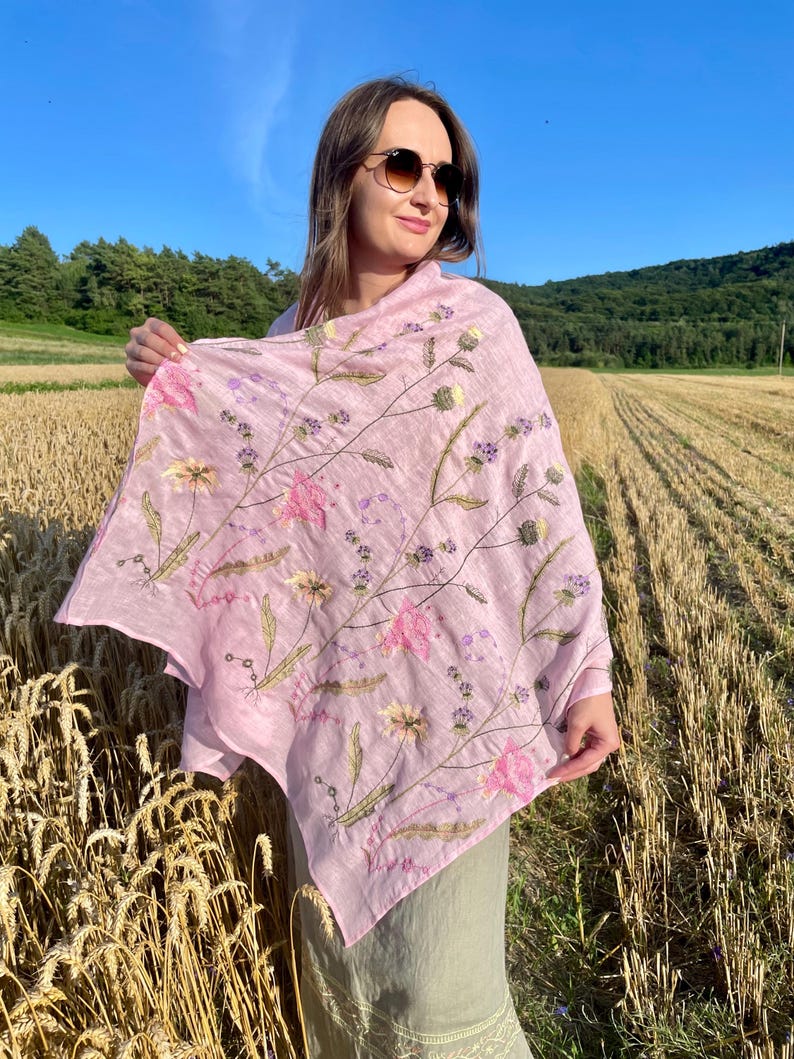 Embroidered Linen Scarf – Dusty Pink Floral Meadow