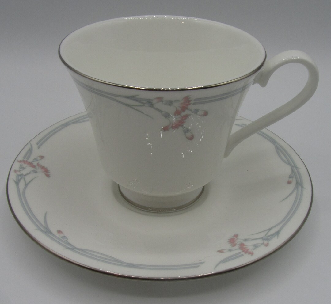 Royal Doulton Carnation Tea Cup and Saucer - Etsy 日本