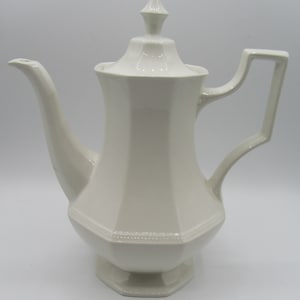 Johnson Brothers Heritage White 2 Pint Coffee Pot