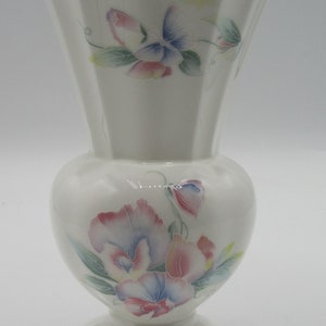 Aynsley Little Sweetheart 13 1/2 cm Ausgestellte Vase