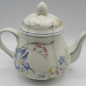 Villeroy and Boch Riviera 2 Pint Teapot
