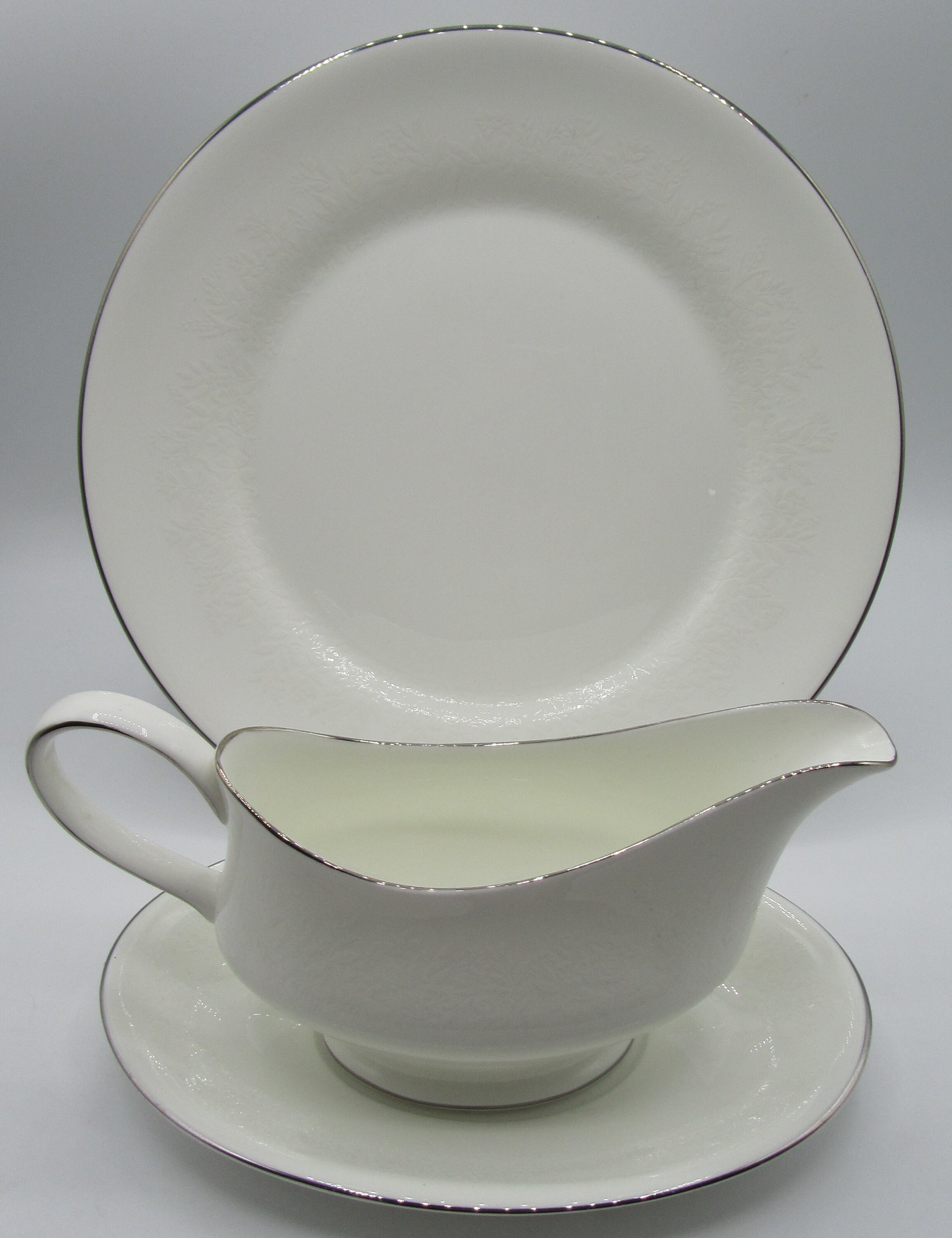 ウェッジウッド シルバー アーミン ティーカップ＆ソーサー - Etsy 日本