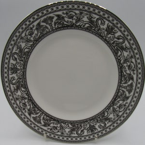 Beautiful Wedgwood Contrasts 8&quot; Salad/Dessert Plate - Free Delivery to the UK