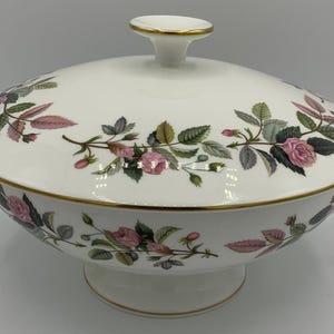 Schöne Vintage Wedgewood Hathaway Rose Deckel-Gemüse-Terrine