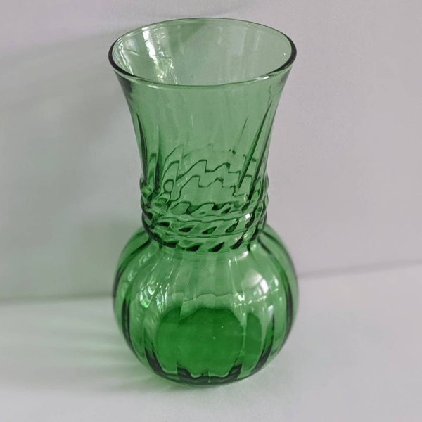 1970's vintage swirled green glass flower, stem or bud vase. 6-in vintage glass vase bulbous bottom, tight ringed center, trumpet-style top