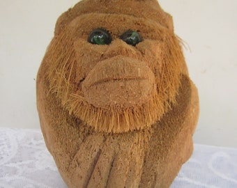 Eco-friendly Coconut Monkey, Natural Coconut Handmade Monkey, Coconut Sculpture, and Gift Statue.