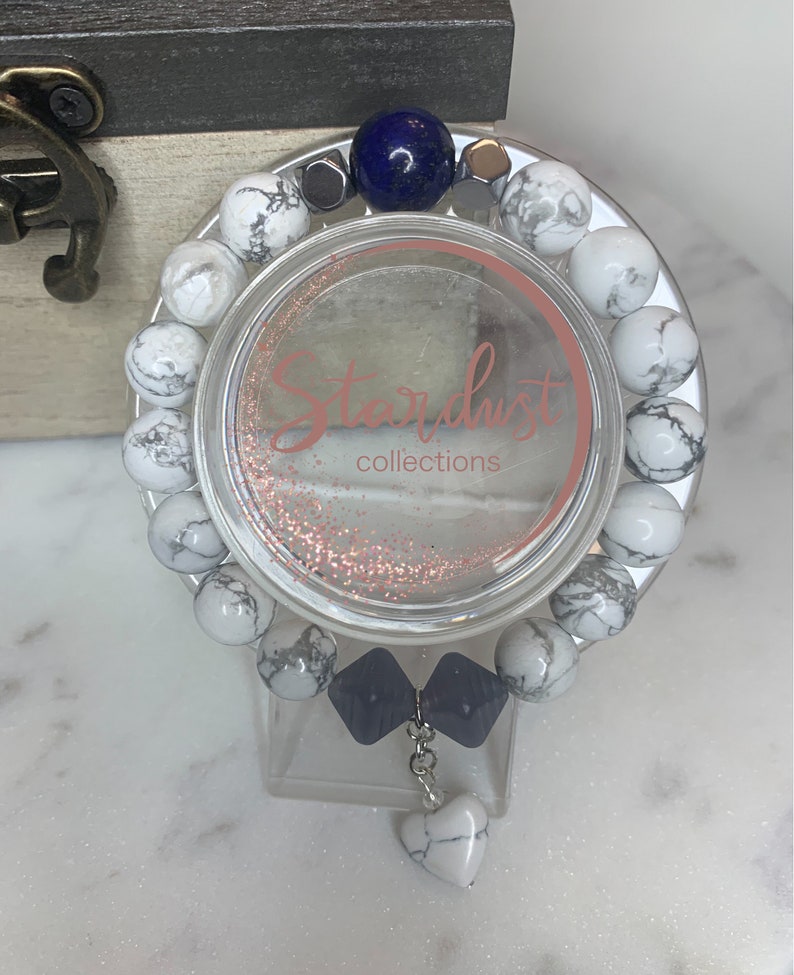 Howlite and Lapis stones bracelet