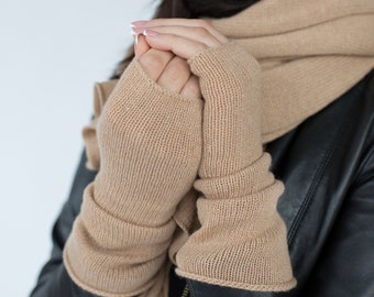Half Finger Gloves of Cashmere - Soft Arm Warmers for Woman in Camel Color