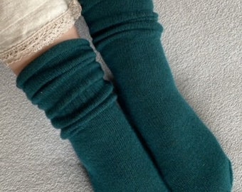Cashmere socks knit for women or men, Merino wool slipper socks, Hypoallergenic house warm socks, Bed socks men, Slouchy knitted socks