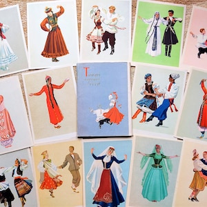Set von 15 Vintage Postkarten sowjetische 1957 Tänze der Welt. UdSSR Embleme Bestickte Kleidung Menschen Welt Kontinent altes Kleid Kostüm Rüstung