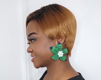 “Flower” earrings in wax fabric,