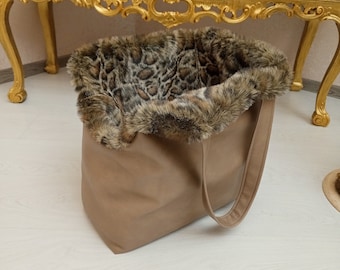 Bag for dogs Hundetasche Tragen für Mini-Welpen Carrying for mini puppies Bag with fur for Chihuahua Carrying with fur for Spitz Dog studio