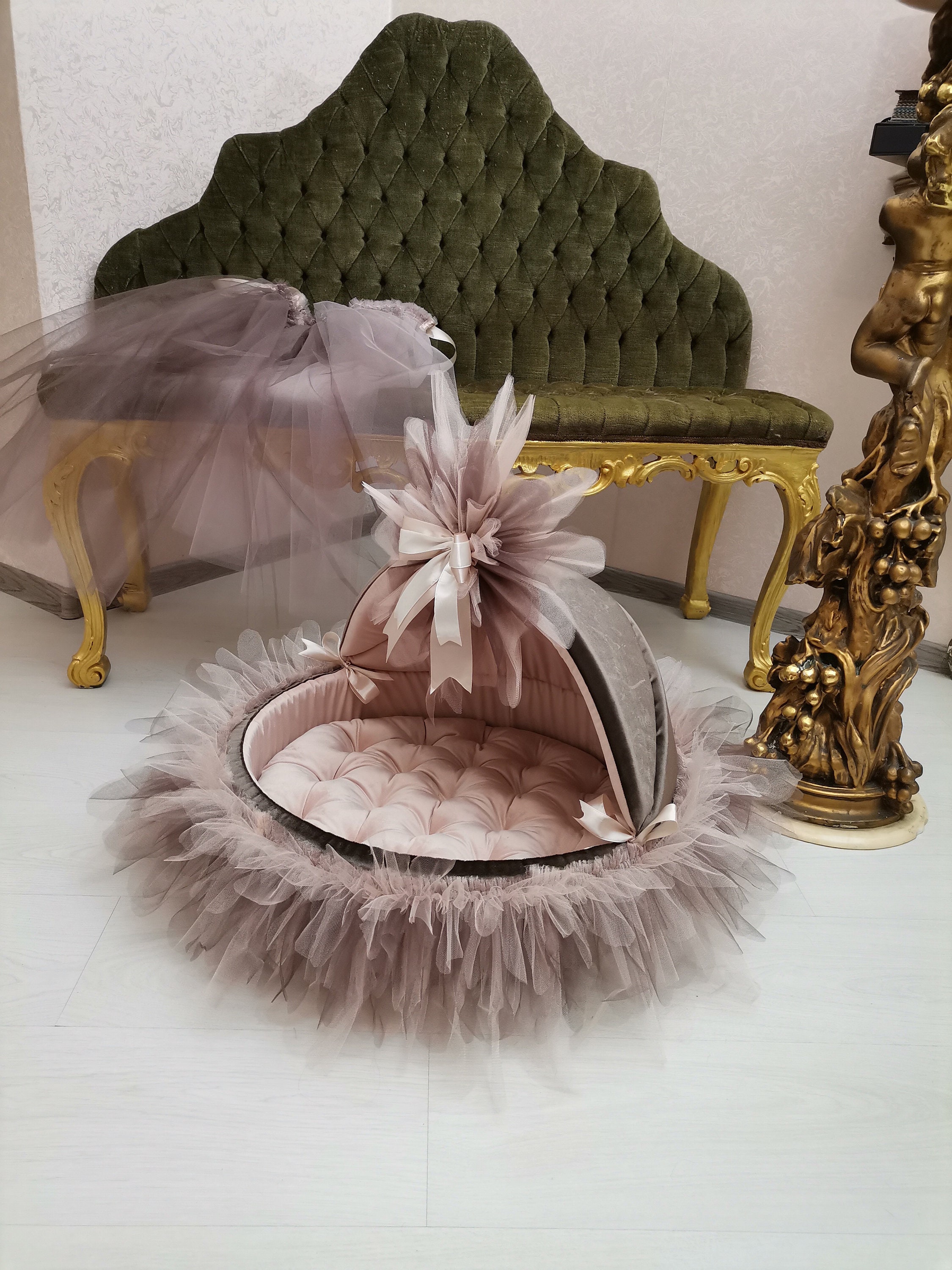 Dog Bed Dogs House Beautiful Cot For The Dog Mattress A Puppy Hundebett Ein Haus Für Einen Spitz Crib Chihuahua York Maltipoo
