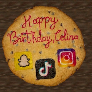 Dein Motiv auf einem Keks, Personalisierte Giant Cookies 30cm, Geschenkidee zum Geburtstag, Muttertag, Vatertag, Firmen,Ehe, Hochzeit,Paare Bild 2
