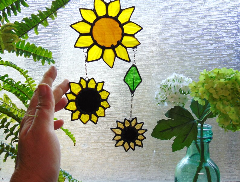 Cascading Stained Glass Sunflowers, Boho Window Decoration, Bright Yellow and Gold. Gift for Mother's Day, House warming, Birthdays immagine 3