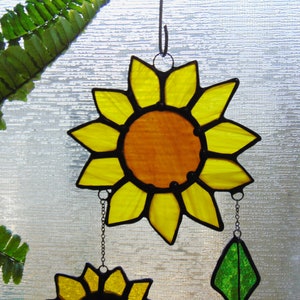 Cascading Stained Glass Sunflowers, Boho Window Decoration, Bright Yellow and Gold. Gift for Mother's Day, House warming, Birthdays immagine 5