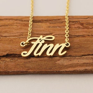 Collier de nom, Collier plaqué or personnalisé, Collier Dainty, Collier de couples personnalisés Cadeau idéal pour la Saint-Valentin pour Finn