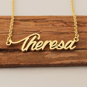 Collier de nom, colliers de nom personnalisé pour Theresa, collier de couples, cadeau de graduation de collier pour enfants personnalisés pour elle