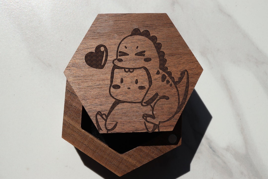 Dinosaur Wedding Ring Box: Unique Gift with Fossil-Inspired Design