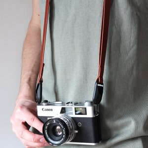 Tracolla per fotocamera Peak Design in pelle, tracolla da polso a doppio scopo, sgancio rapido personalizzabile, cinturino nero marrone