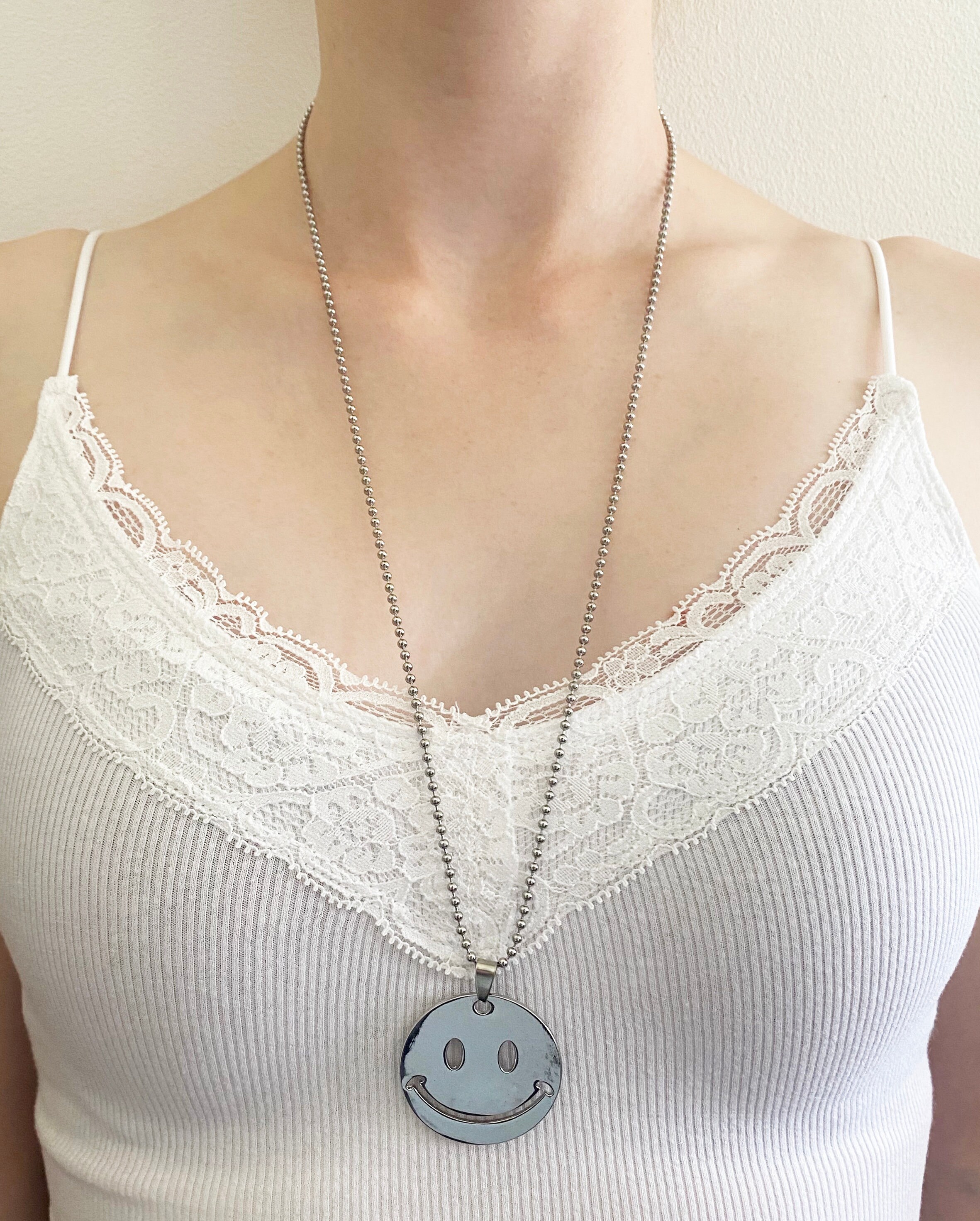 【bighugclub】SMILEY necklace 71A-JBykKnL._SY300_QL30_.jpg