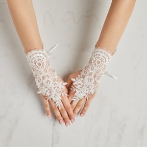 Bridal gloves for wedding, Fingerless bridal french lace gloves, Wedding gloves, Long lace bride gloves, Bride Gloves