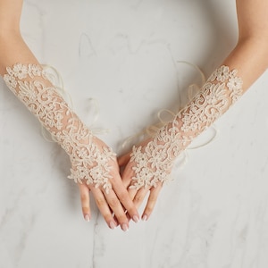 Long Lace Bride Gloves, Elegant Gloves for Wedding, Fingerless Bridal French Lace Gloves, Wedding gloves, Bride Gloves E4