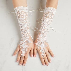 Elegant Bridal Gloves for Wedding, French Lace Gloves, Wedding Gloves, Long Lace Bride Gloves, Wedding Gift,Wedding Accessory E8