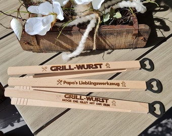 Grillzange mit Flaschenöffner - mit individueller Gravur - persönlichem Spruch - Geburtstag Geschenk lustig Vatertag Männer Mann Fleisch