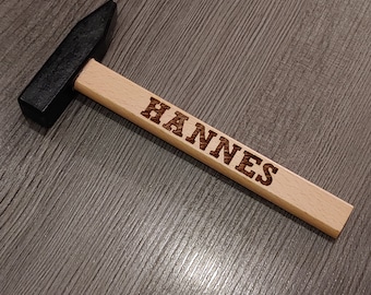 Spielzeug Hammer mit Gravur aus Holz - Kinderspielzeug Spielzeughammer Name Geburtstag Geschenk Kinder Geburt Toy