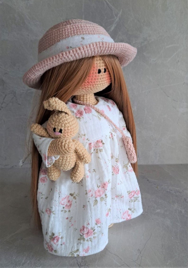 Muñeca con cabello largo y rubio en vestido de verano a la venta muñeca de ganchillo de 12 con ropa cosida imagen 1