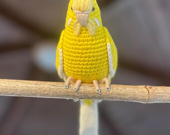 黄色いセキセイインコのリアルなぬいぐるみ、編みぐるみ、セキセイ