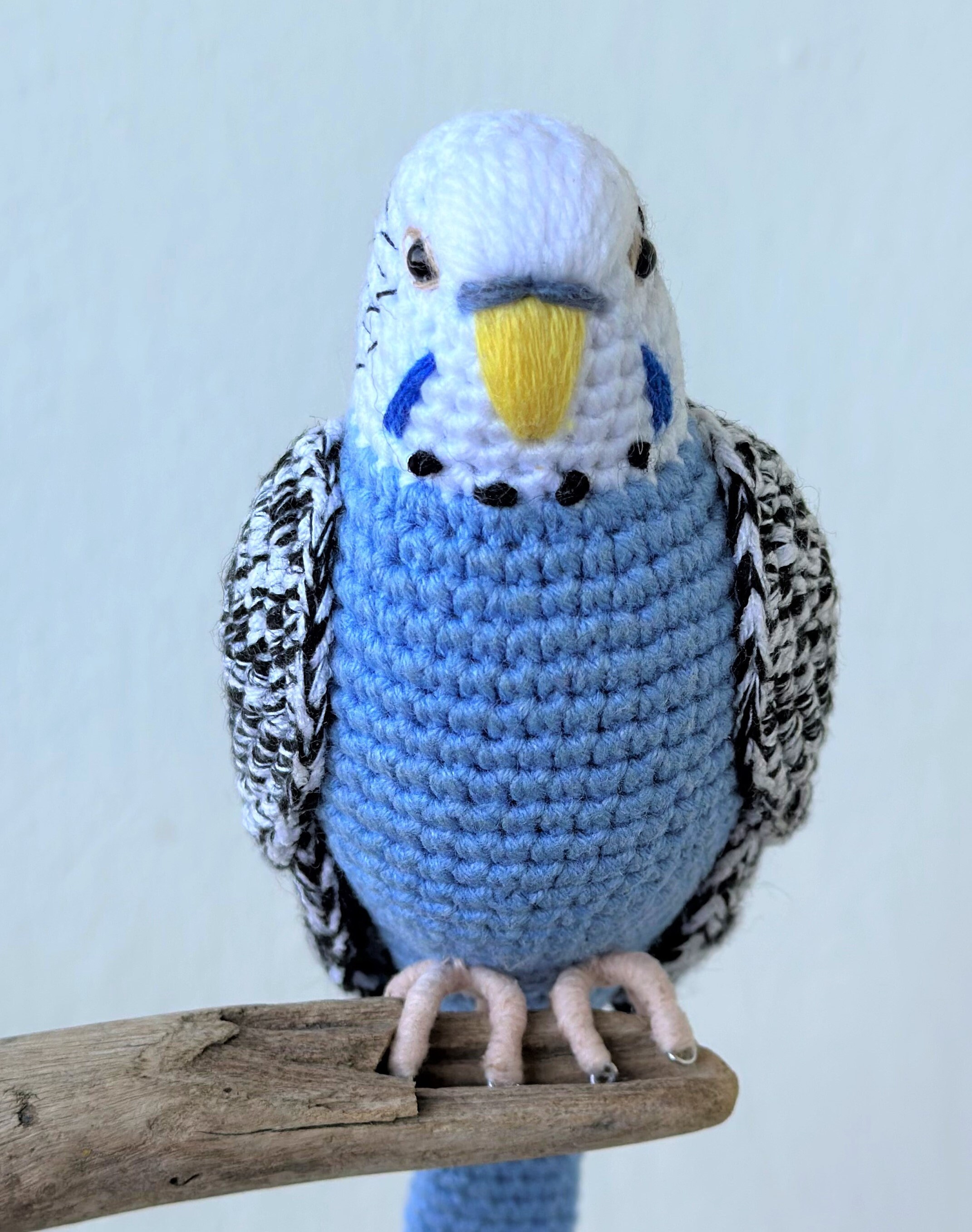 青と白のセキセイインコのぬいぐるみ、リアルなインコのぬいぐるみ