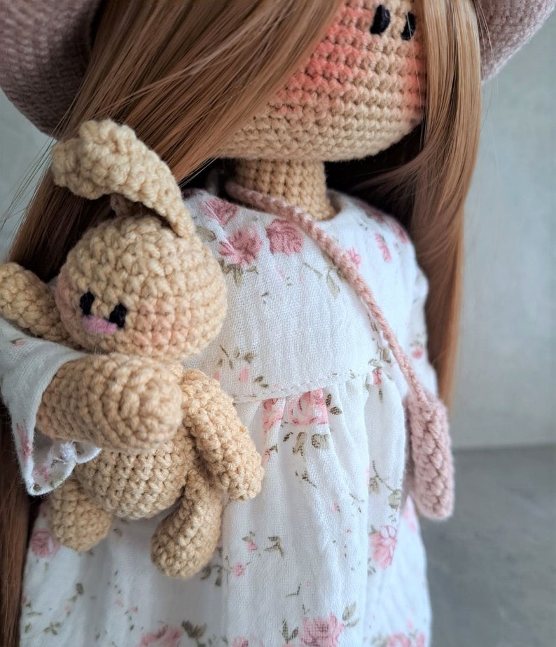 Muñeca con cabello largo y rubio en vestido de verano a la venta muñeca de ganchillo de 12 con ropa cosida imagen 3