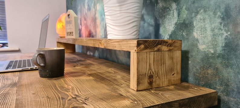 Rowlands Rustic Hand Built Monitor Shelf Stand bild 1
