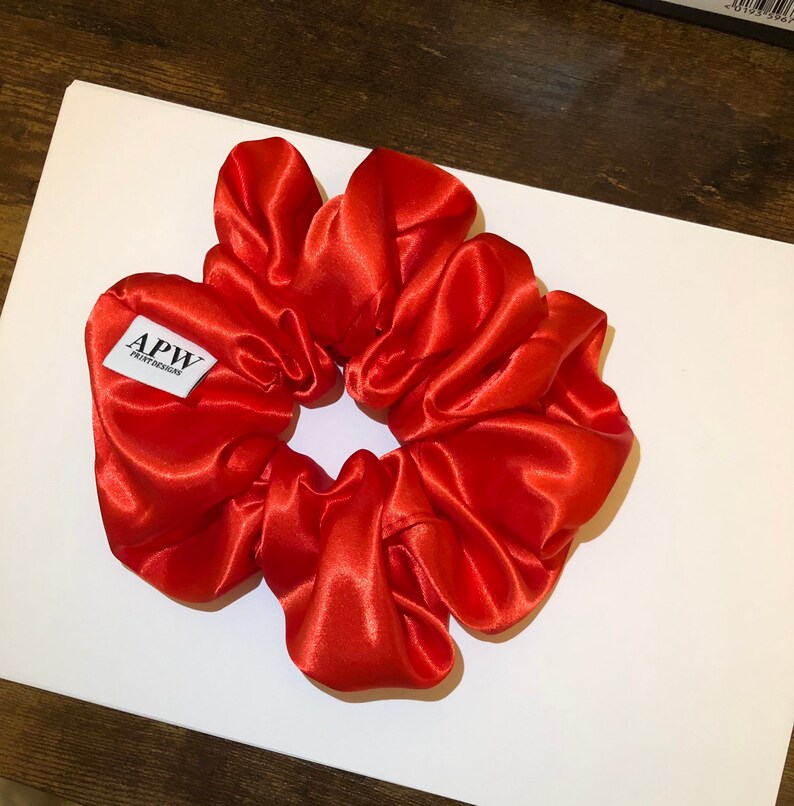 L APW Hair Scrunchie