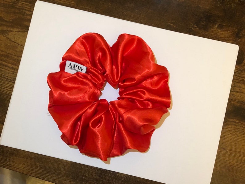 L APW Hair Scrunchie