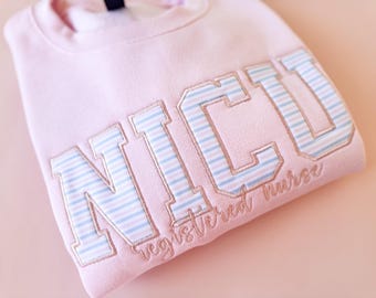Moletom bordado para enfermeira da UTI Neonatal, aplique de tecido da UTI Neonatal, enfermeira da UTI Neonatal, presente para enfermeira, presente de formatura, UTI Neonatal, Unidade de Terapia Intensiva Neonatal
