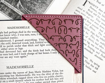 Dog Ear Bookmark | The right way to dog ear a page | Clever Bookmark Gift for Readers