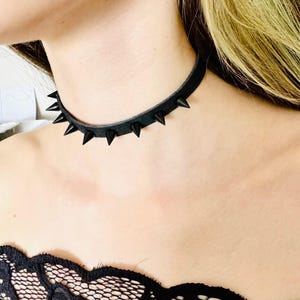 Spiked choker necklace, Gothic necklace, Choker with spikes, Black leather choker necklace, Spiked collar, Punk jewelry, Black spikes