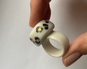 16.6mm (6 3/4) Big porcelain ring with animal print