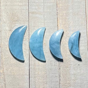Aquamarine Moons for boosting courage and increasing intuition