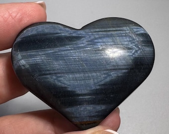 Blue Tiger’s Eye heart to reduce stress, anxiety and depression
