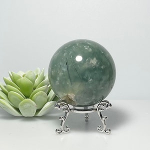 Prehnite con sfera di epidoto per la guarigione del guaritore, liberando energie che non sono tue e invocando prosperità