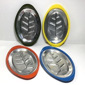 MCM Steak Plate Serving Tray Set - 4 Vintage Aluminum Plates w/ Plastic Serving Trays, Oval Meat Platters, Grill Plates, Casual Dinnerware